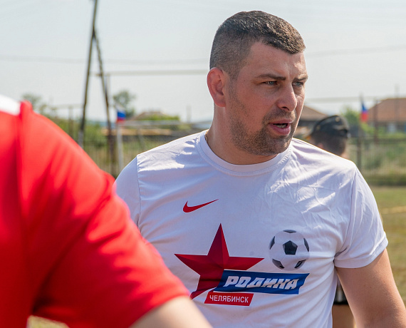 Сергей Смышляев вручил призы участникам спортивного праздника, посвященного Дню физкультурника