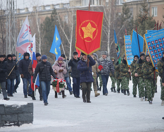 Новосибирские партийцы почтили память бойцов, погибших в Афганистане
