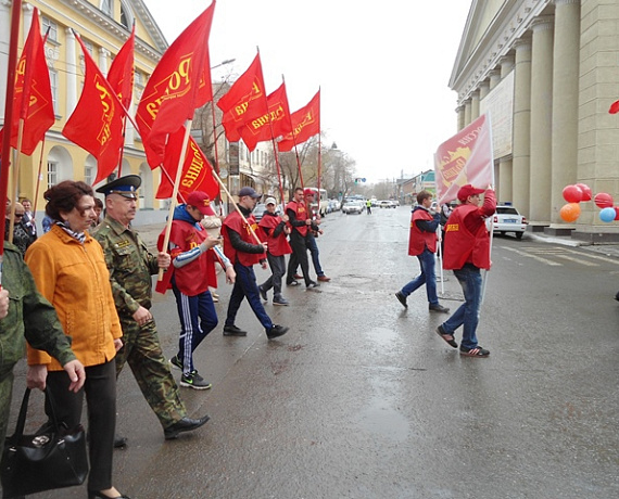 Колонна "РОДИНЫ" прошла по центральной улице Оренбурга
