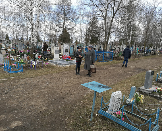 Ульяновские партийцы навели порядок на заброшенных могилах участников войны