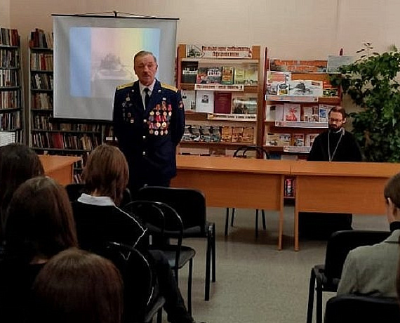 Прошла встреча школьников с депутатом Совета Новосибирска от "РОДИНЫ" и ветераном-афганцем Леонидом Рыбиным