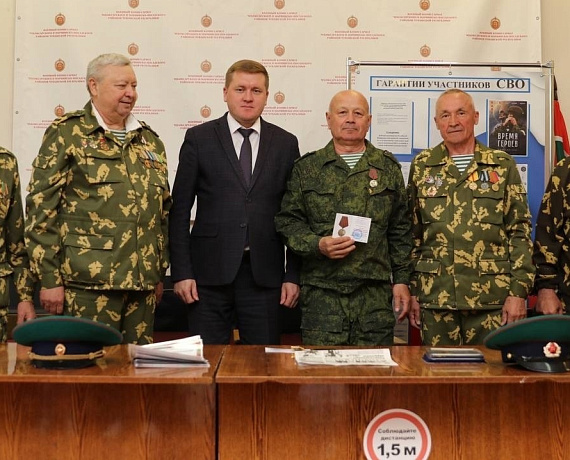 Владимир Михайлов поздравил ветеранов пограничных войск с Днём пограничника