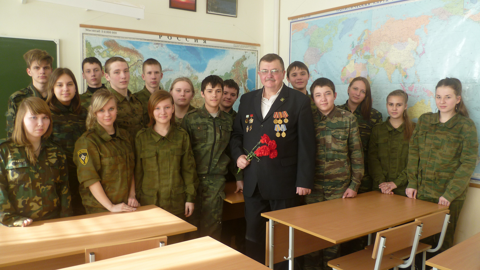 Социал-патриот провёл Урок мужества для школьников Челябинска