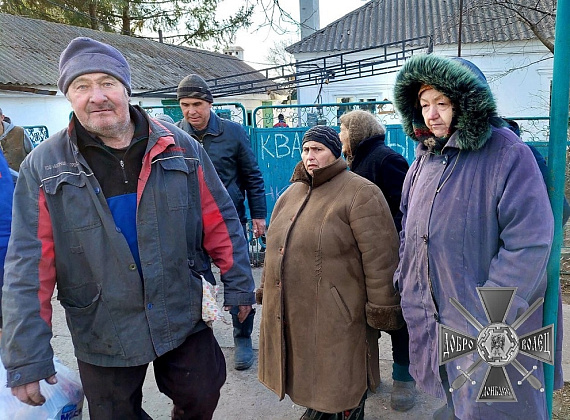 Журавлев с соратниками привезли гумпомощь в село Калиновка (ДНР, 29.03.2022)