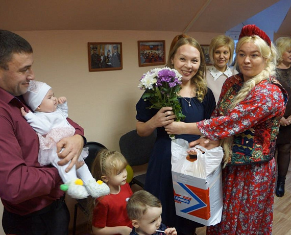 Подмосковная "РОДИНА" устроила чаепитие на День матери в Наро-Фоминске