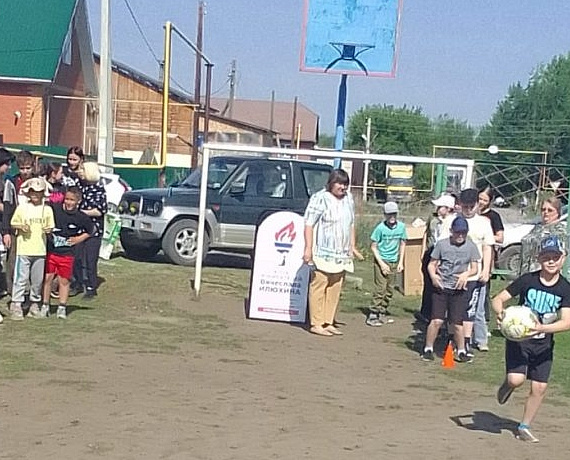 Новосибирская "РОДИНА" в День защиты детей помогли провести массовые праздники во дворах