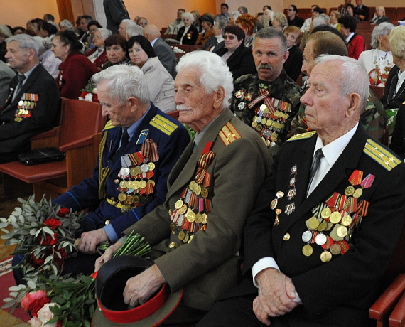 Севастопольская "РОДИНА" поздравила ветеранов с Днем Победы