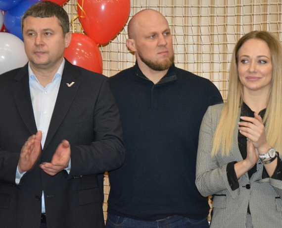 Самарские партийцы приняли участие в проведении XXI турнира по вольной борьбе памяти Сергея Суркова