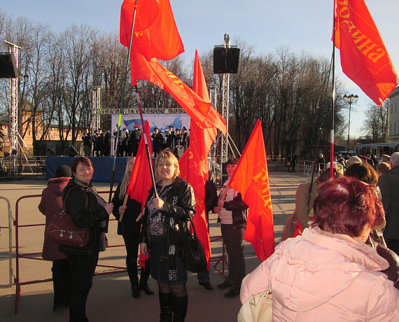 Новгородские активисты приняли участие в праздновании годовщины возвращения Крыма в РФ