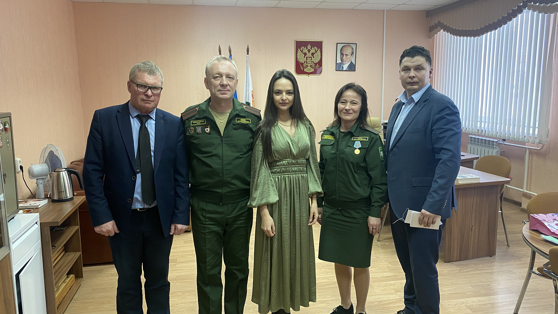 Федор Лугинин поздравил женщин-педагогов кадетского корпуса