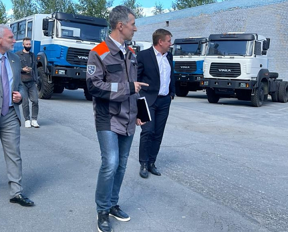 Алексей Журавлев в Миассе посетил автомобильный завод "УРАЛ"
