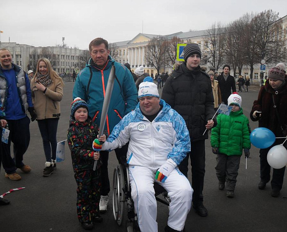 Эстафету Паралимпийского огня в Ярославле открыл родинец