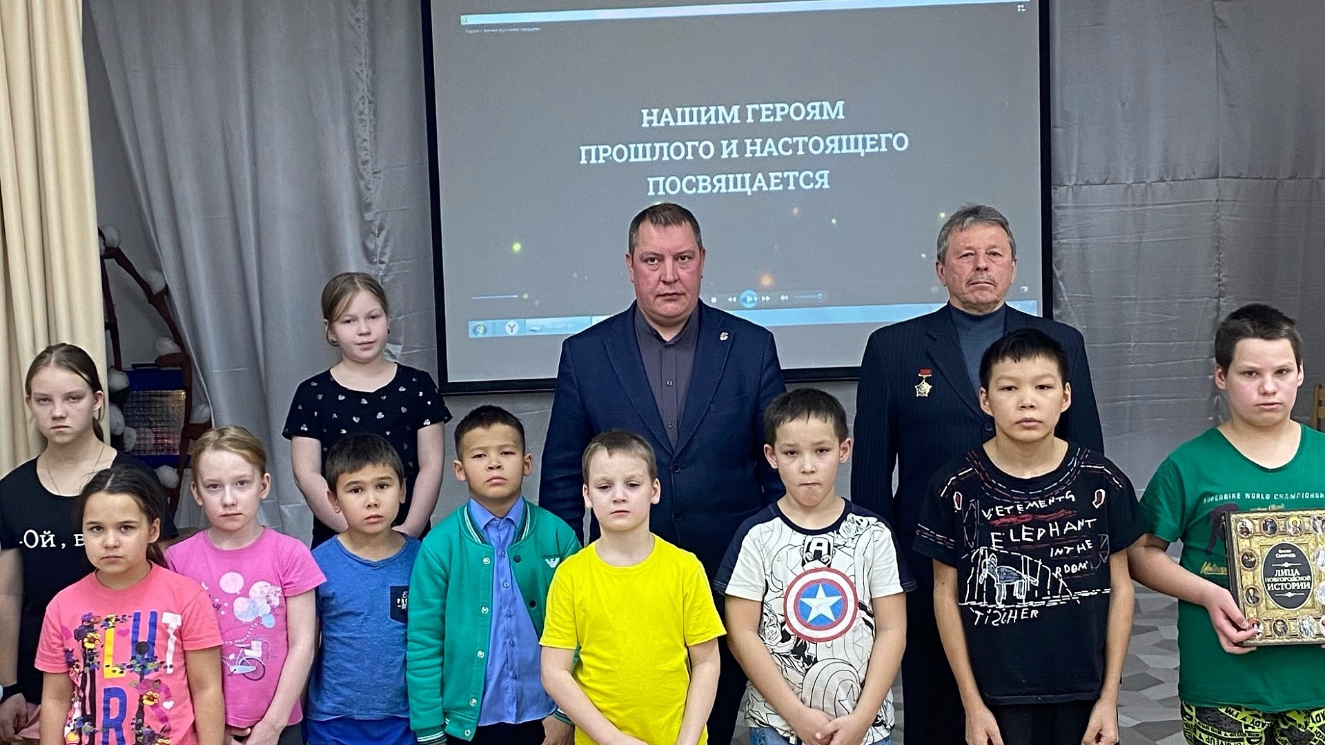 Соратники из НАО провели тематическое занятие для детей, приуроченное к Дню разгрома советскими войсками немецко-фашистских полчищ в Сталинградской битве