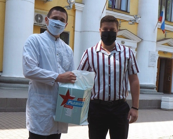 Артем Чекмарев встретился со студентами-волонтерами ВГМУ им. Н.Н.Бурденко