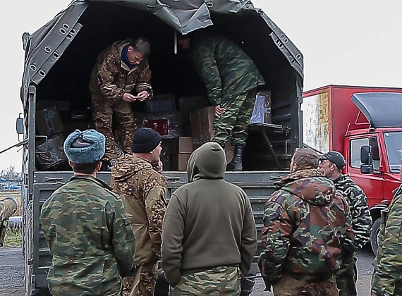 Передача гуманитарной помощи партии "РОДИНА" ополченцам Новоазовска, 01.11.2014