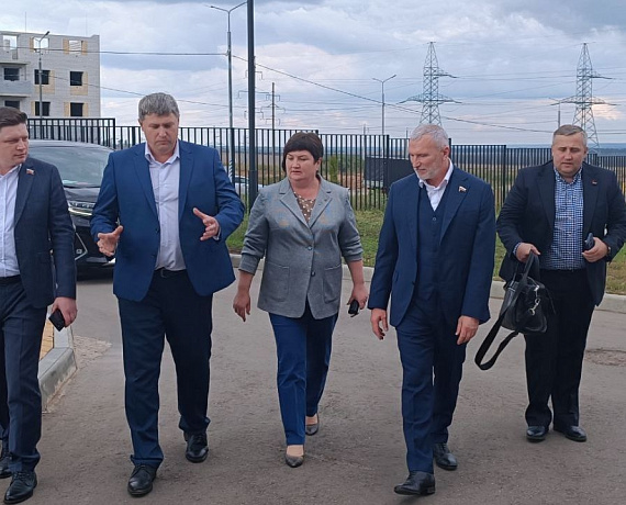 Рабочий визит в Тамбовскую область Алексей Журавлев начал с осмотра новой школы