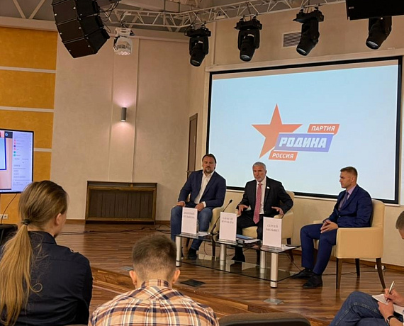 На пресс-конференции во Владивостоке Журавлев рассказал о проблемах регионов