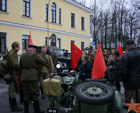 Партийцы Ленобласти приняли участие в автопробеге к юбилею Великой Победы