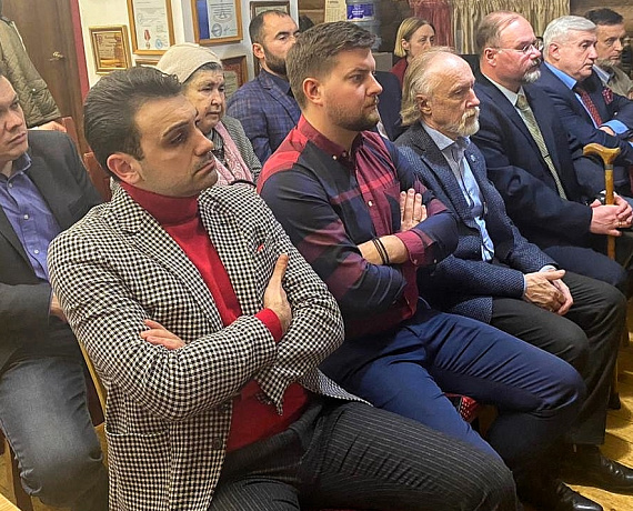В штабе Воронежской "РОДИНЫ" состоялась презентация книги "Почва и крона"