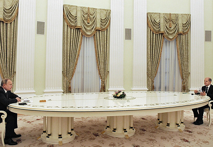 Александр Огнев: Карликовый канцлер