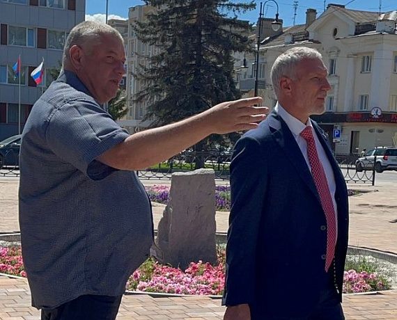 Алексей Журавлев в Тамбове проконтролировал благоустройство сквера