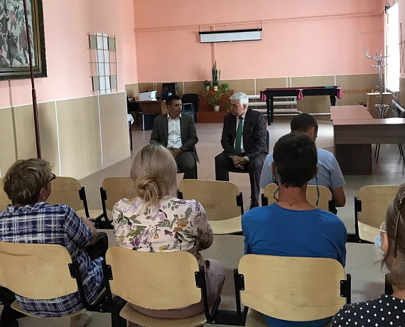 Любомир Радинович провел встречи с жителями Поворинского района