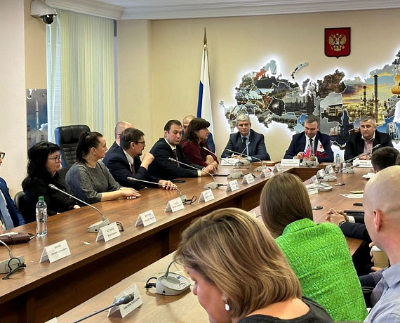 Реготделения в Москве и области поддержали кандидатуру Путина на выборах президента