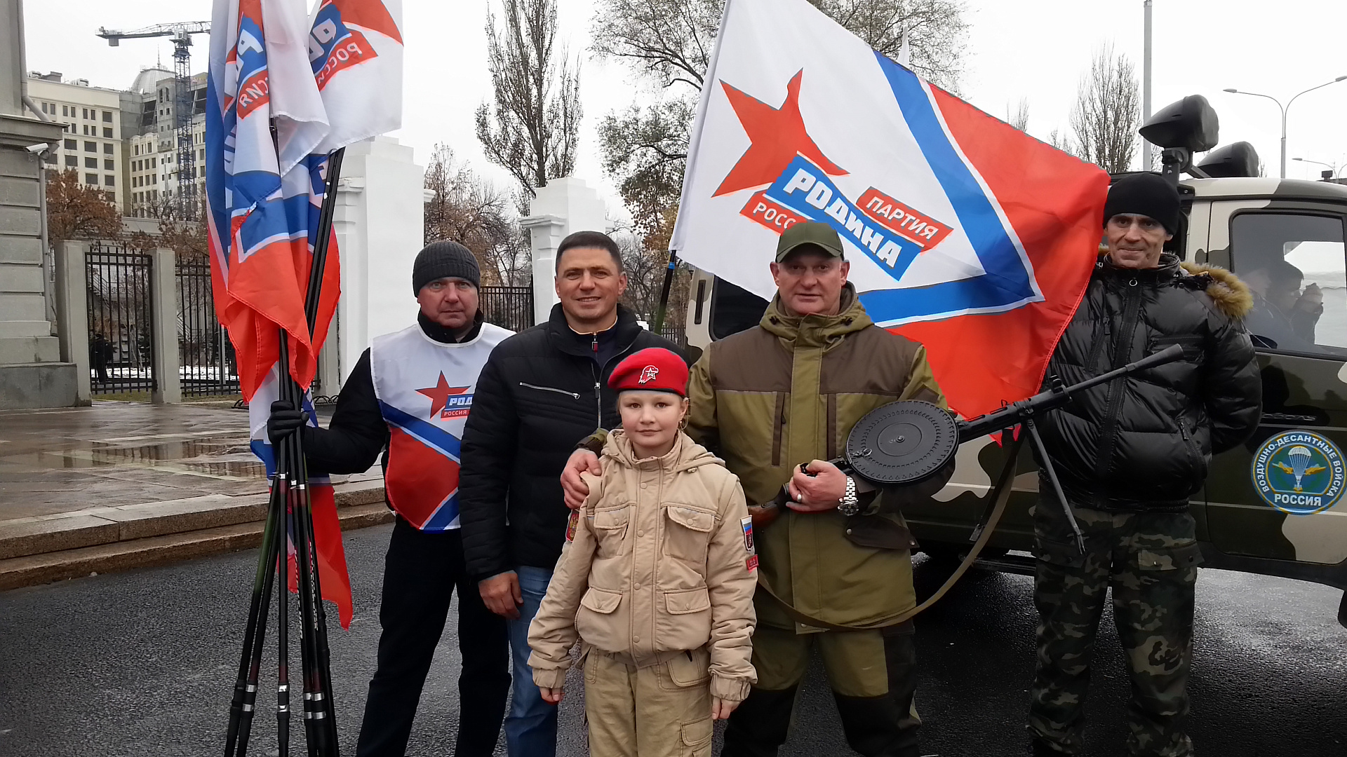 Самарская "РОДИНА" организовала выставку оружия времен Великой Отечественной войны