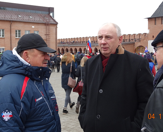 День народного единства в Туле отметили флэшмобом в Кремле