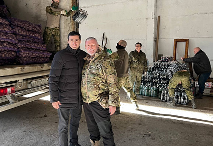 Журавлев встретил машину с гумпомощью от реготделения "РОДИНЫ" Северной Осетии