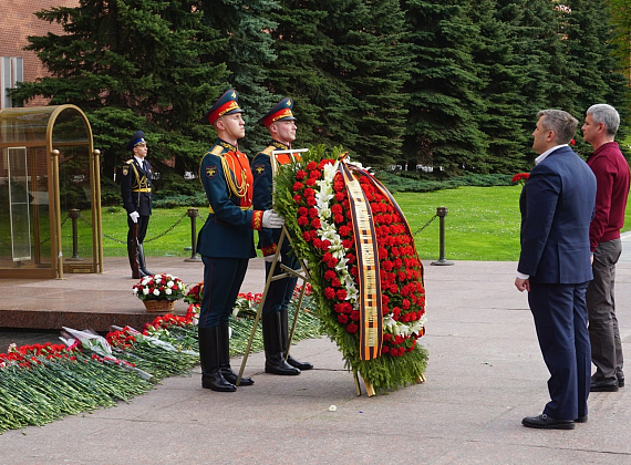 Соратники "РОДИНЫ" возложили цветы к Могиле Неизвестного Солдата, 06.05.2019