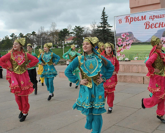 В Крыму родинцы проводят мероприятия, посвящённые годовщине присоединения к РФ