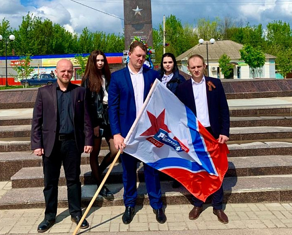 Партия "РОДИНА" в Острогожске почтила память павших героев и возложила венки
