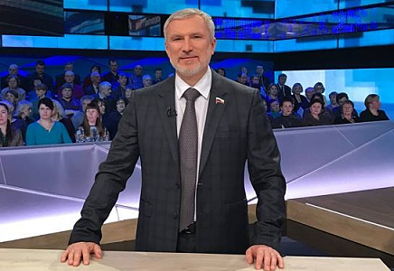 Журавлев в "РГ" о замене посла Британии: От перемены мест слагаемых сумма не меняется
