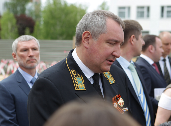 Рогозин и Журавлёв на объектах, строящихся при содействии "Евразийской интеграции", 9 мая 2014 г.