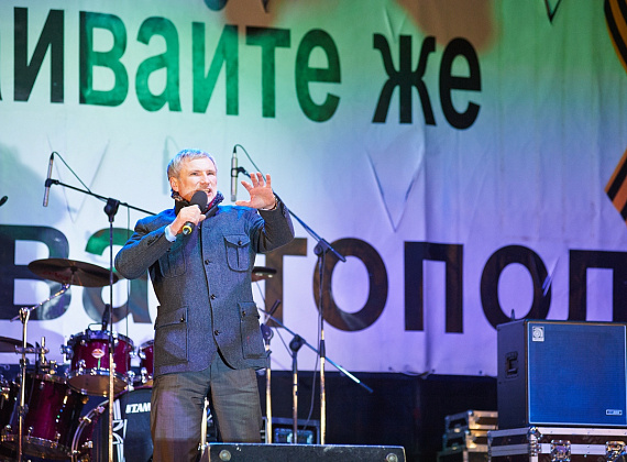 Митинг в Севастополе после референдума, выступление Алексея Журавлёва и Антона Тицкого, 16 марта 2014 г.
