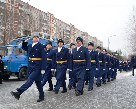 Челябинские активисты возложили цветы к памятнику "Доблестным сынам Отечества"