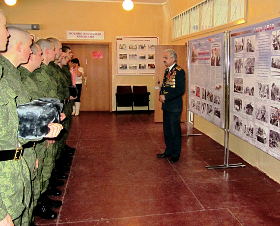 Патриоты проводили челябинских новобранцев на службу в армию