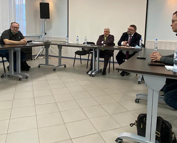 Любомир Радинович принял участие в круглом столе "Риски и угрозы дестабилизации ситуации в Воронежском регионе в условиях нового противостояния Россия-НАТО"