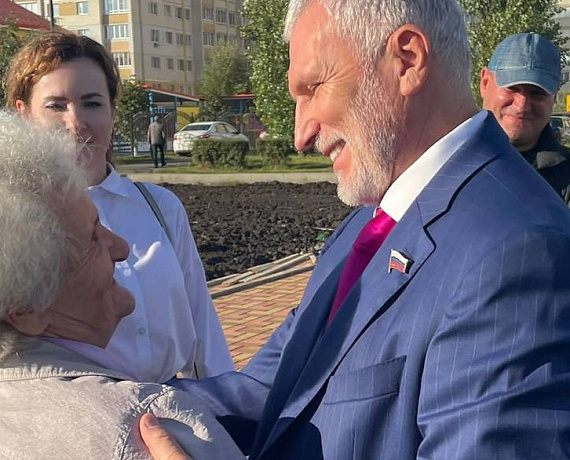 Алексей Журавлев осмотрел в Тамбове сквер на улице Киквидзе