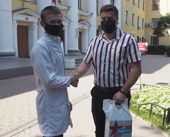 Артем Чекмарев встретился со студентами-волонтерами ВГМУ им. Н.Н.Бурденко