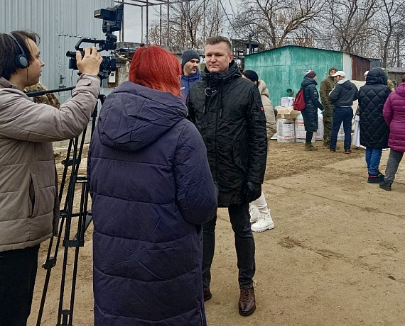 ВЛАДИМИР СУХАРЕВ ПРИНЯЛ УЧАСТИЕ В ОТПРАВКЕ НОВОГОДНЕГО ГУМАНИТАРНОГО ГРУЗА В ЗОНУ СВО