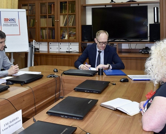 Кандидат в депутаты Думы Астраханской области от "РОДИНЫ" подал документы в избирком