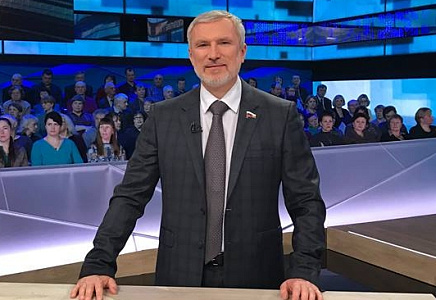 Алексей Журавлев: Тараканьи бега "неуловимого блогера" закончились в Шереметьево