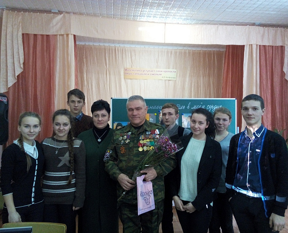 Крымский активист провел встречу с учащимися школы