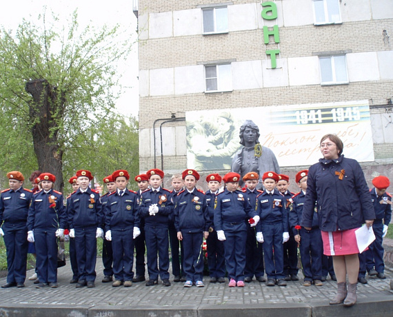 В Челябинске провели митинг у памятника медсестрам