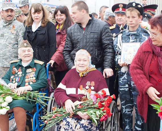 Родинцы и общественники Евпатории поддержали акцию "Бессмертный полк"