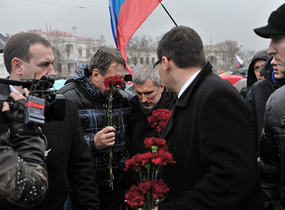 Алексей Журавлёв на митинге на Нахимовской площади, Севастополь, 26 февраля 2014 г.