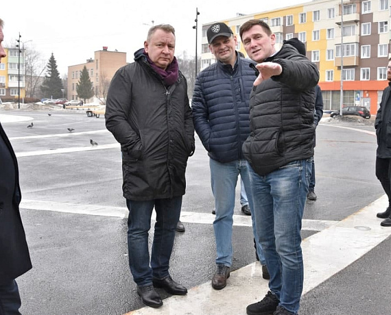Депутат-родинец Сергей Захаров проверил площадь в подмосковном городе Пересвет
