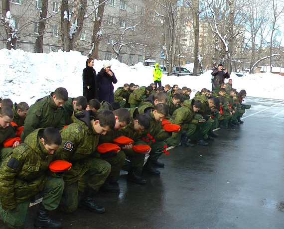 Казанские партийцы провели серию уроков мужества для молодых россиян